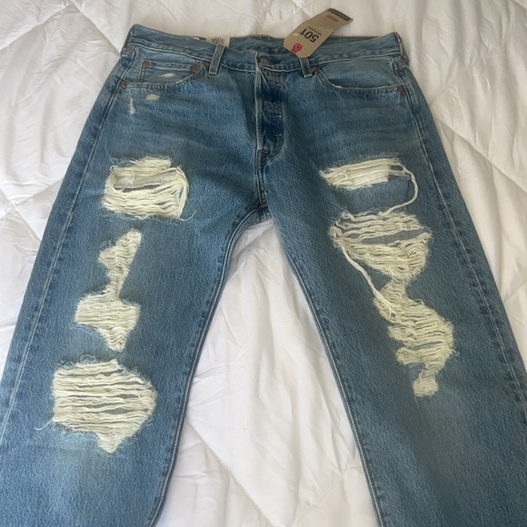 501® ORIGINAL FIT RIPPED WOMEN'S JEANS - Picture 6 of 11